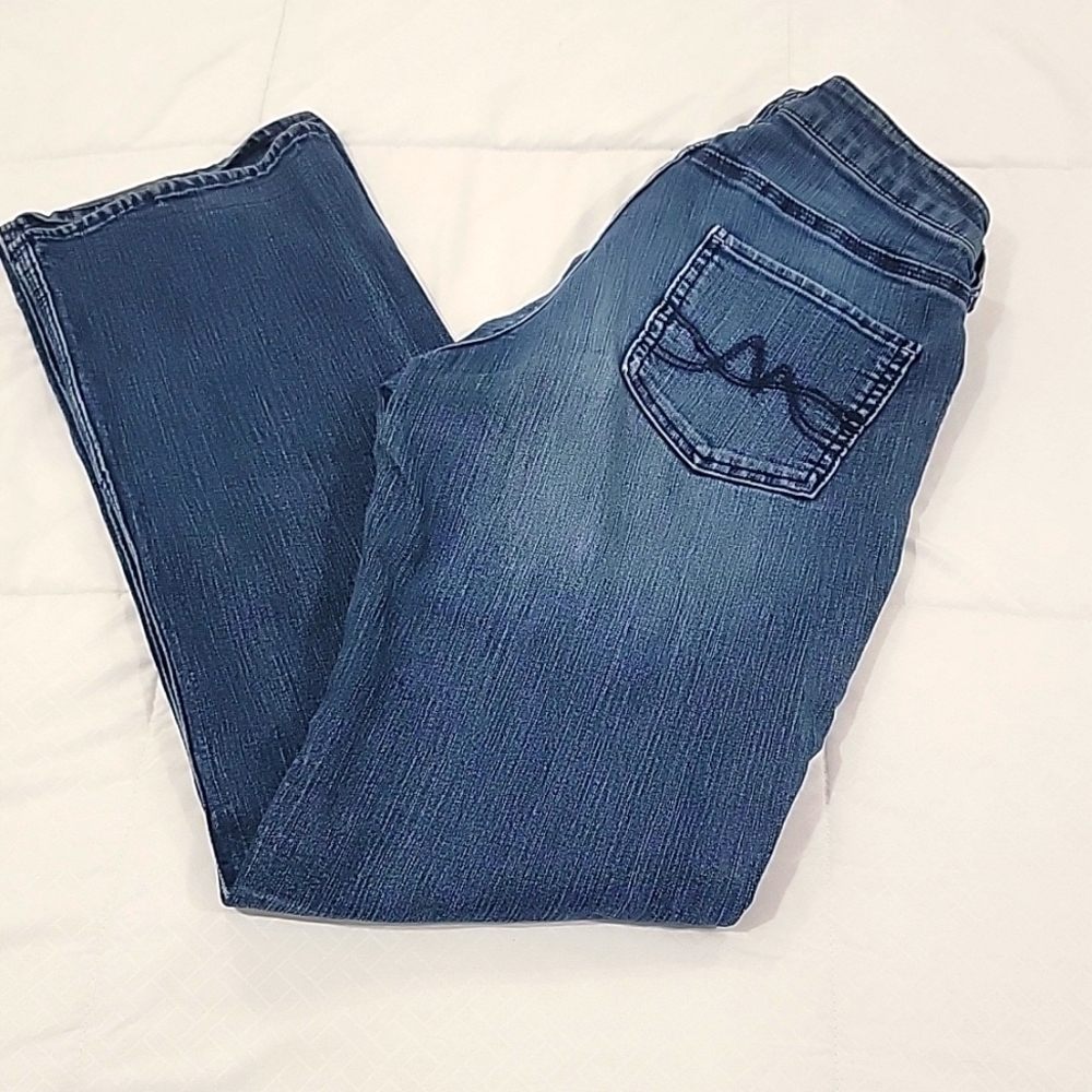 ✨️ NY&Co Low-rise Curvy Bootcut Jeans 4. D9